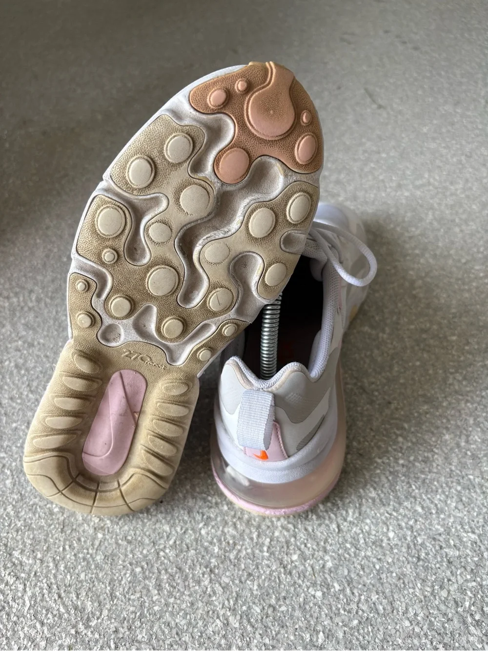 Nike Womens Running Shoes  AirMax 270 React size 8